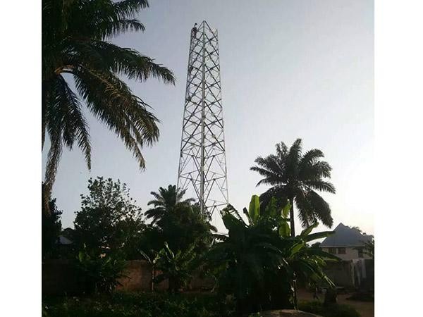 坦桑尼亞角鋼塔